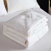Одеяло  BLUMARINE с шелковым наполнителем с покрытием из жаккардовой ткани